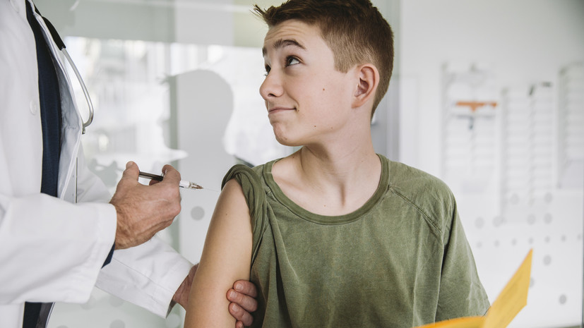 В Санкт-Петербург доставили первую партию вакцины от коронавируса для подростков