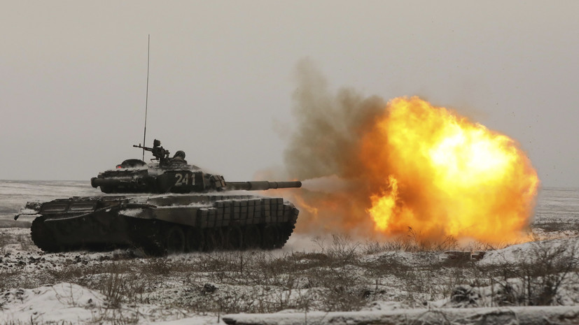 Танкисты ЮВО провели учебные стрельбы под Симферополем