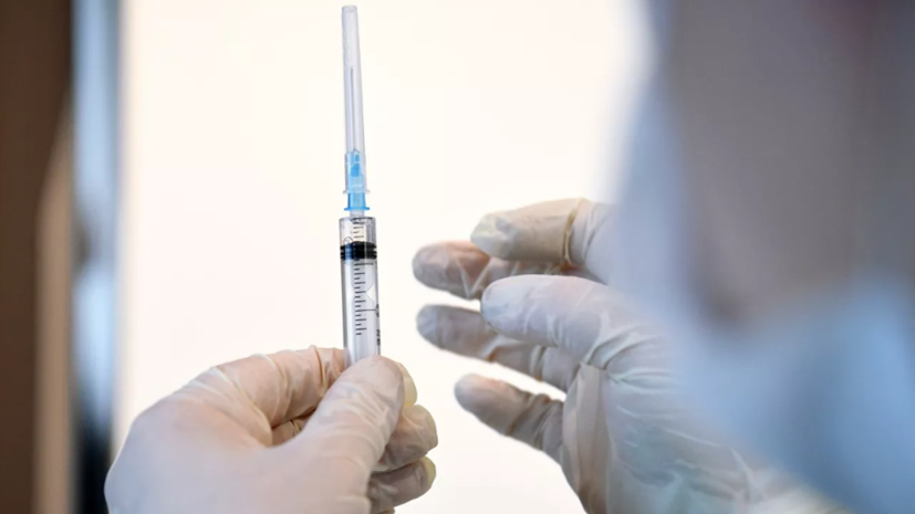 В центре Гамалеи планируют испытать вакцину от COVID-19 на основе «омикрона» и «дельты»