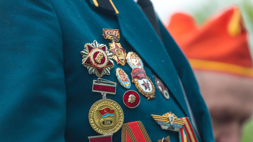 Военные ЗВО поздравили ветеранов Петербурга с Днём снятия блокады