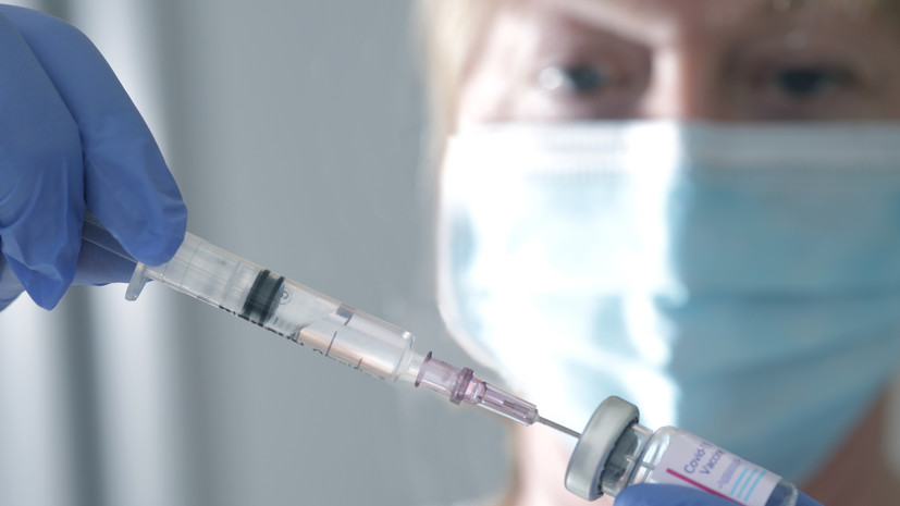 Иммунолог Крючков назвал вакцинацию мощной обороной для организма