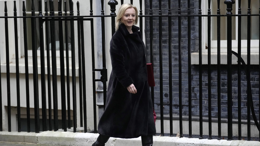 Глава МИД Британии Трасс намерена посетить Украину на следующей неделе