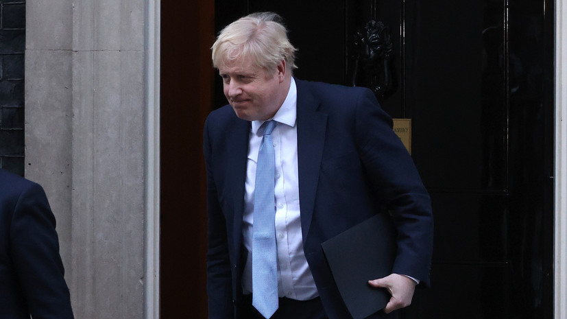 В Великобритании призвали к отставке премьера Джонсона из-за вечеринки с его участием