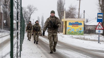 Украинский пограничник на границе Украины и России