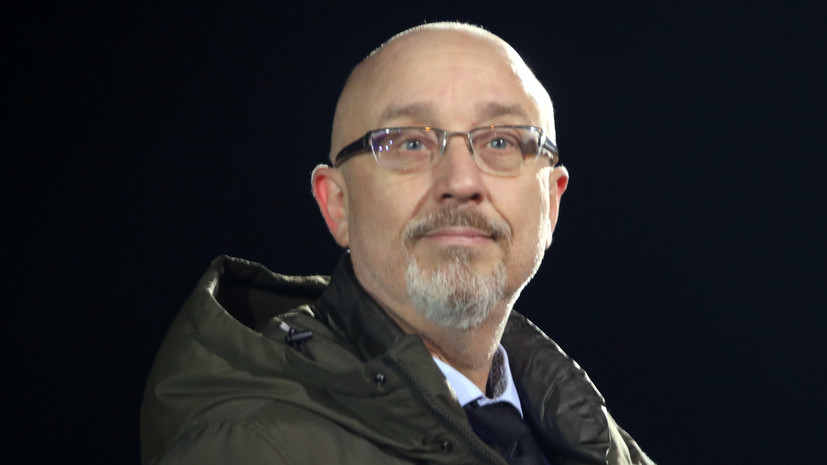 Глава Минобороны Украины заявил об ожидании Киевом «интересных подарков» от Варшавы