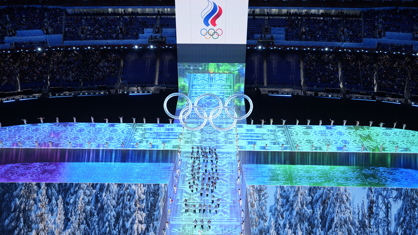 Сборная России прошла с флагом ОКР на церемонии открытия Олимпийских игр