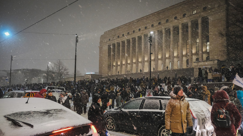 Более 50 человек задержали на акции протеста в Хельсинки