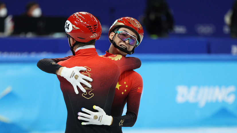 Китайские шорт-трекисты завоевали золото ОИ-2022 в смешанной эстафете