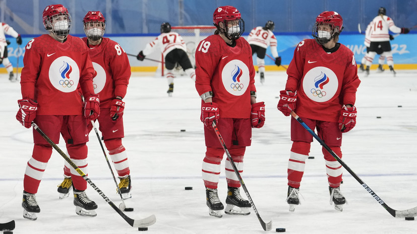 Хоккеистки Канады и России вышли играть в масках на ОИ-2022