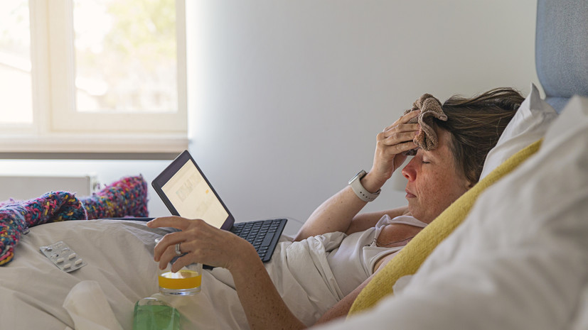 Иммунолог Крючков рассказал, в каком случае больным с «омикроном» стоит обращаться к врачу