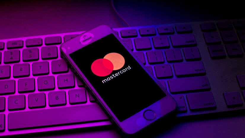 РБК: Mastercard снизит комиссии за денежные переводы по номеру телефона