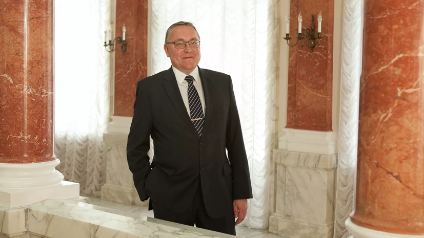 Посол России в Австрии Любинский заявил о различиях в реакции на ситуации с RT DE и DW