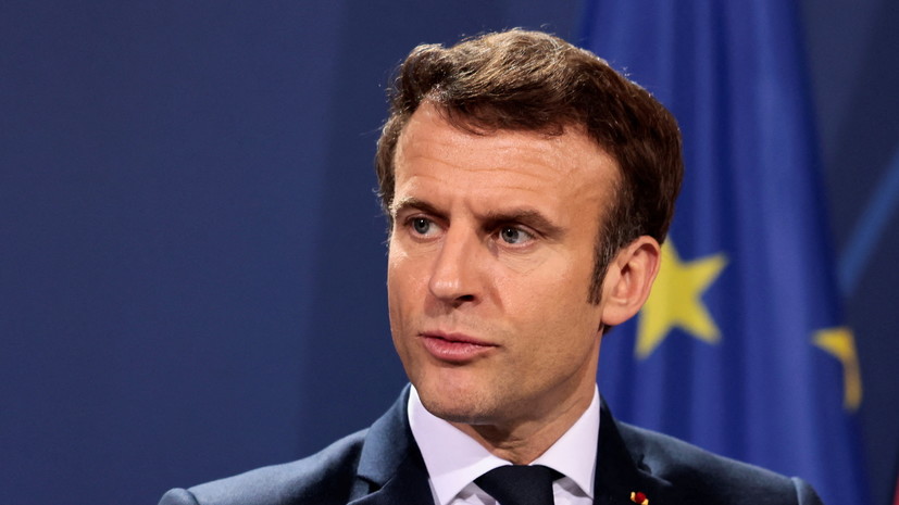 Макрон планирует телефонный разговор с Путиным 12 февраля