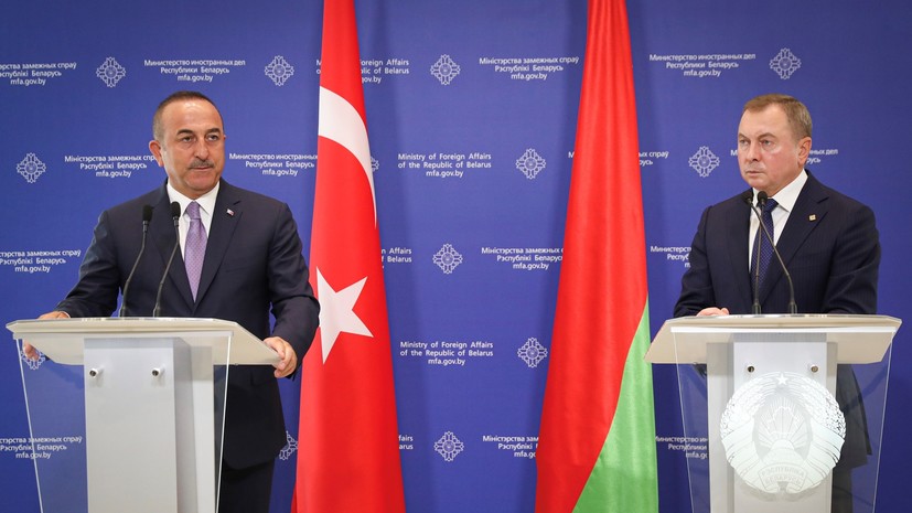 Глава МИД Белоруссии обсудил с турецким коллегой фейки о «вторжении России на Украину»