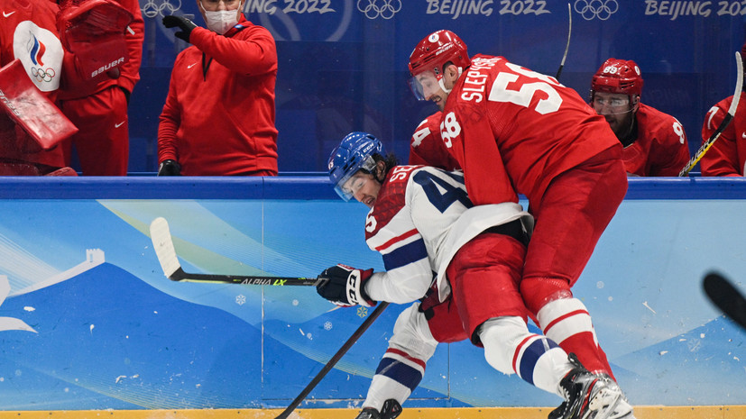 Майоров: в матче с чехами россияне в отборе шайбы в своей зоне выглядели пассивно