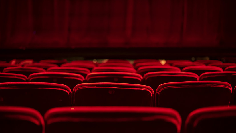 В Петербурге с 21 февраля продлят работу ресторанов и кинотеатров до двух ночи