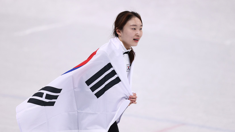 Корейская шорт-трекистка Чхве Мин Чон выиграла золото на дистанции 1500 м на ОИ-2022