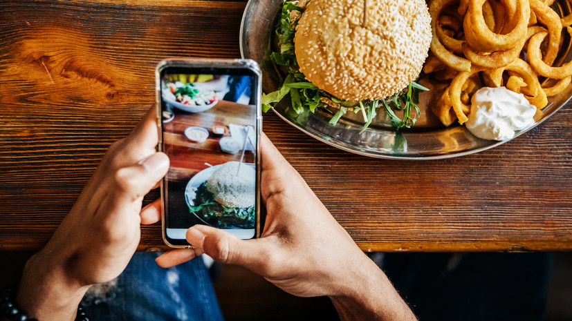 Бизнес-аналитик Ильичёва рассказала о возможном негативном влиянии чехла на состояние смартфона