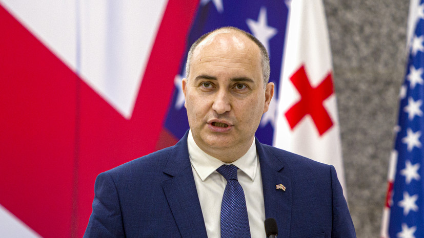 Глава Минобороны Грузии Бурчуладзе встретился с председателем военного комитета НАТО