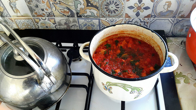 Диетолог Соломатина дала совет по приготовлению полезного борща