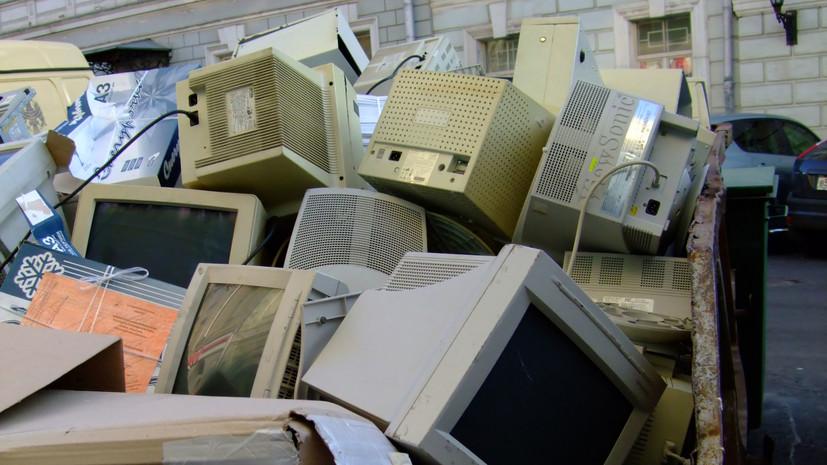 В России с 1 марта запретят выбрасывать компьютеры и бытовую технику в мусорные баки