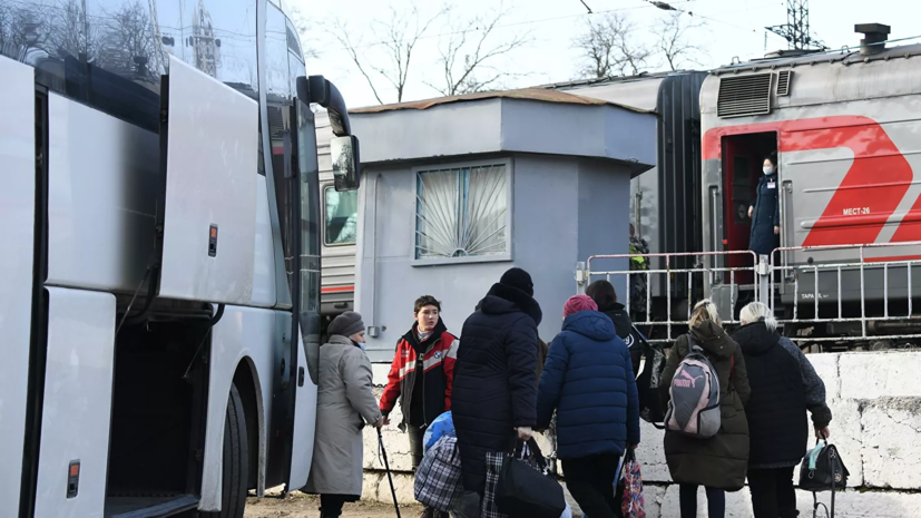 Из ЛНР с начала эвакуации выехали в Россию почти 49 тысяч человек
