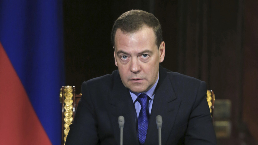 Медведев высказался о теневом бизнесе в сфере миграции в России