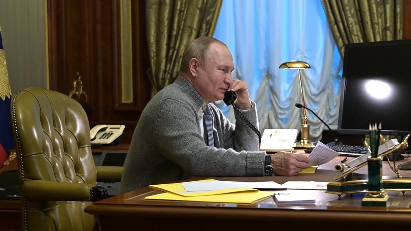 Макрон сообщил, что провёл телефонный разговор с Путиным по просьбе Зеленского