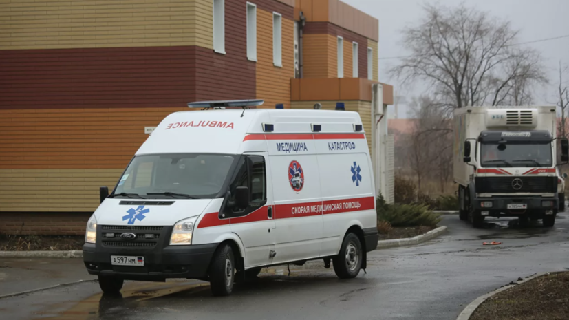 Двое учителей погибли при попадании снаряда в школу в Горловке