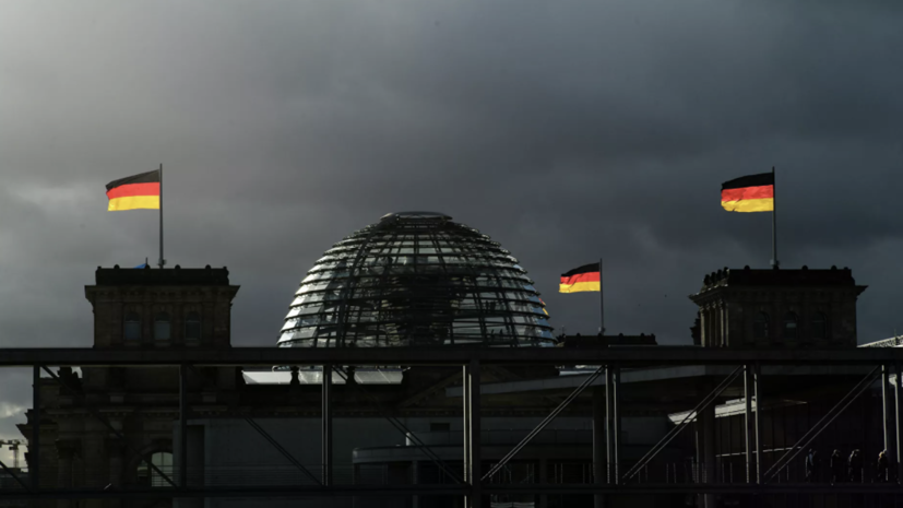 В Берлине более 100 тысяч человек участвуют в протестах против спецоперации в Донбассе