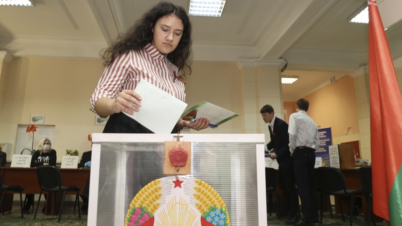 Сотрудники МВД Белоруссии задержали 14 человек за призывы к протестам во время референдума