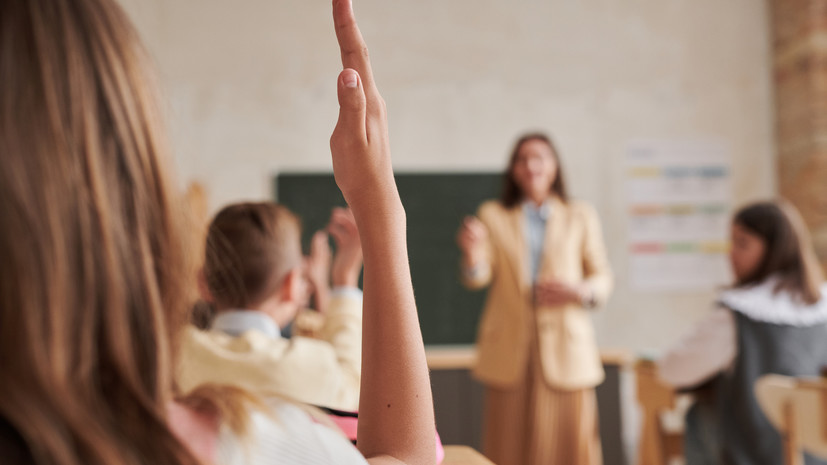 Почти 400 эвакуированных детей Донбасса пошли учиться в школы Подмосковья