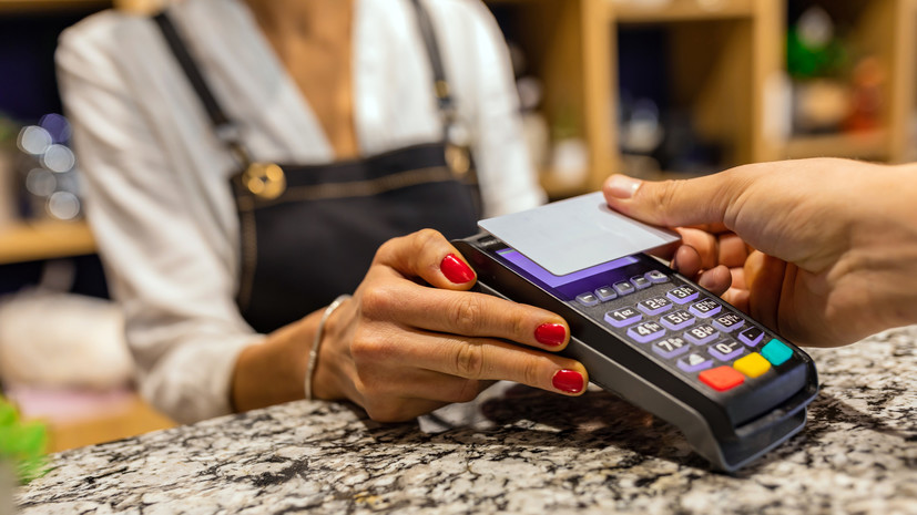 Набиуллина: карты международных платёжных систем продолжают работать в России