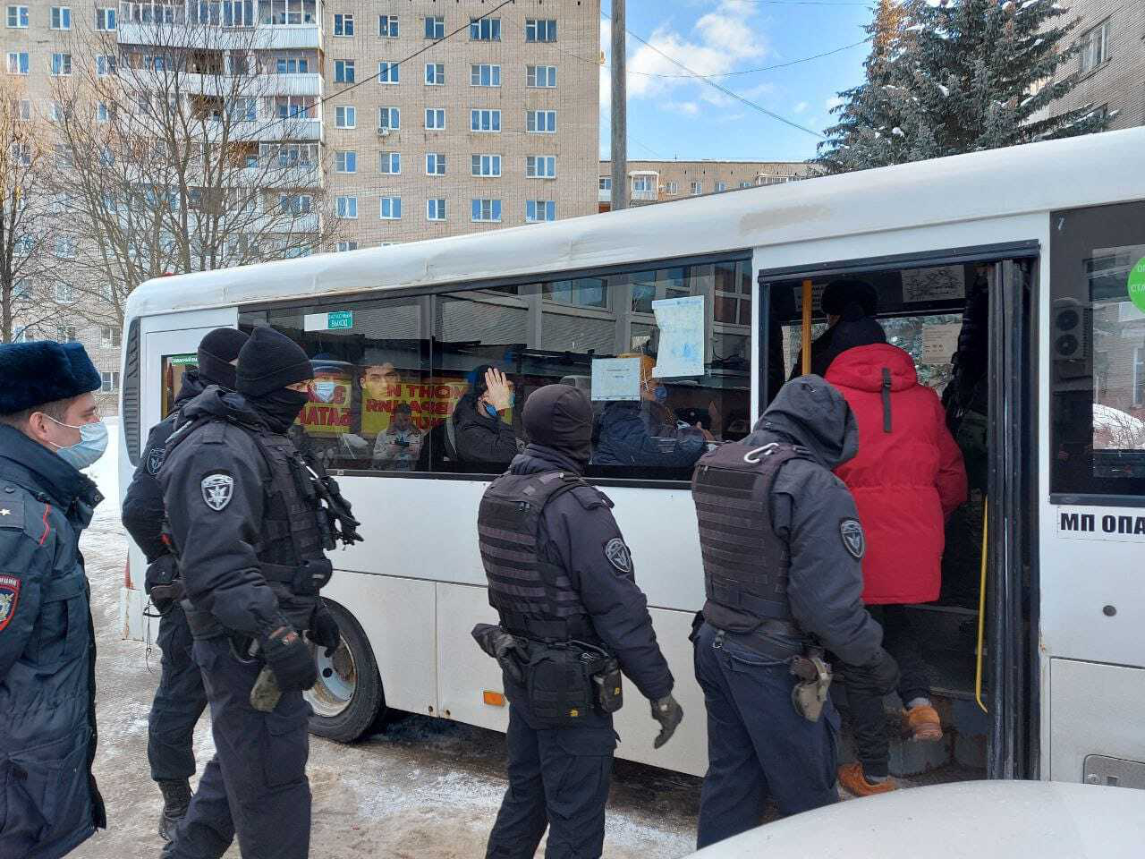 Приехали остаться навсегда: почему в Калужской области хотят ограничить  миграционный приток — РТ на русском