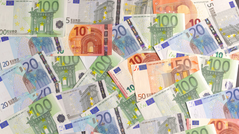 ЕС запретил поставлять банкноты евро в Россию