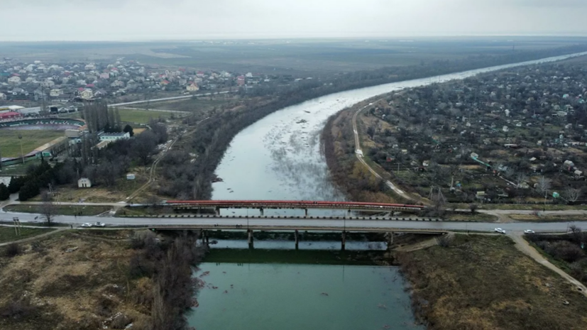 Глава Армянска: Северо-Крымский канал продолжает наполняться водой