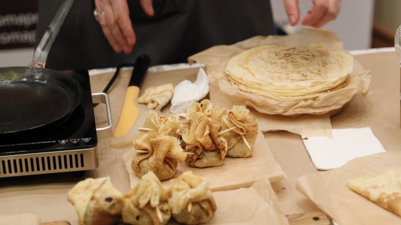 Диетолог Бурякова назвала способ приготовления диетических блинов