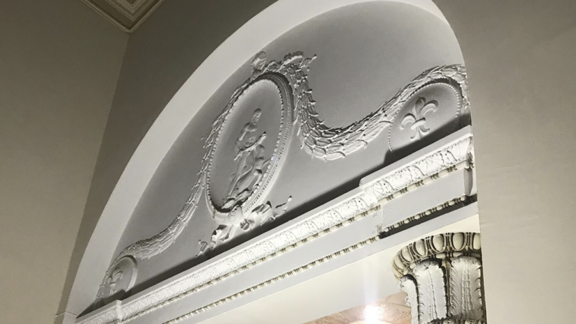 В Москве при реставрации особняка XIX века обнаружили альфрейные росписи