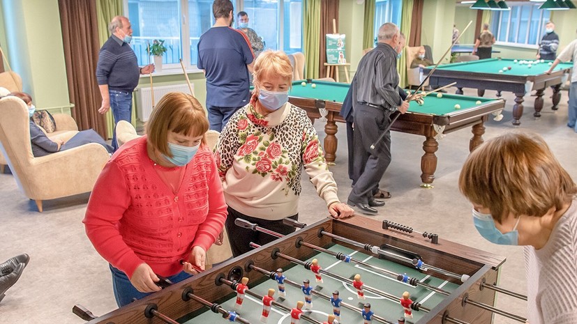 Проект «Московское долголетие» возобновит очные занятия