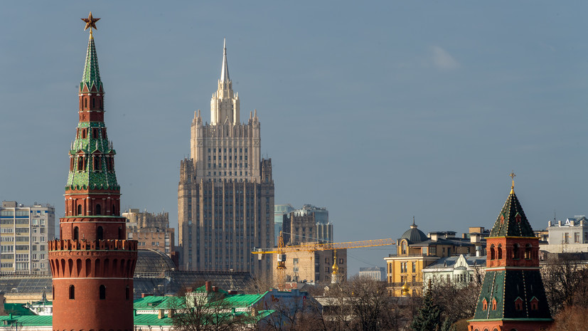 Песков назвал чрезмерно эмоциональной позицию стран Запада по России