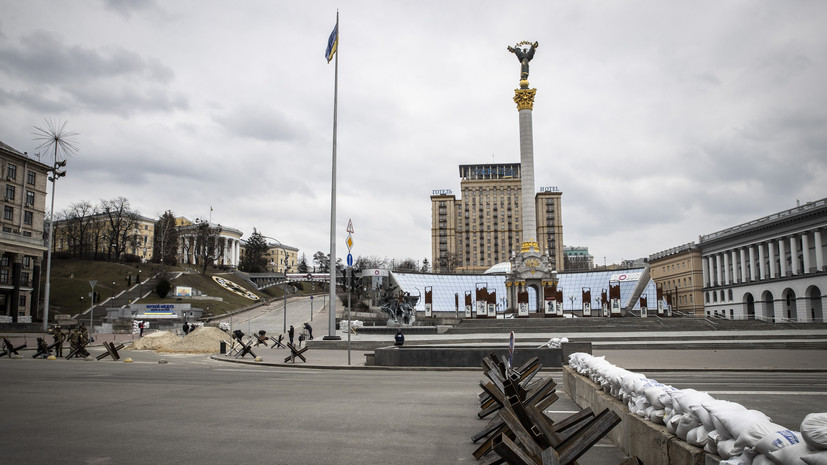 Песков назвал потенциально опасным сценарием использование Киевом иностранных аэродромов