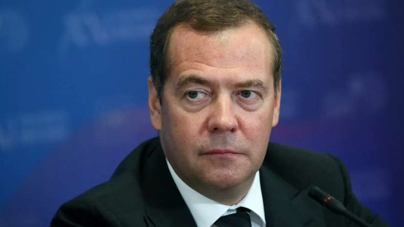 Медведев передал привет Макдоналдсу и заявил, что в России умеют делать «булки и котлеты»