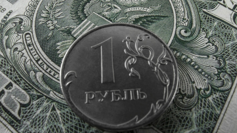 Экономист Беляев спрогнозировал медленную коррекцию рубля по отношению к доллару