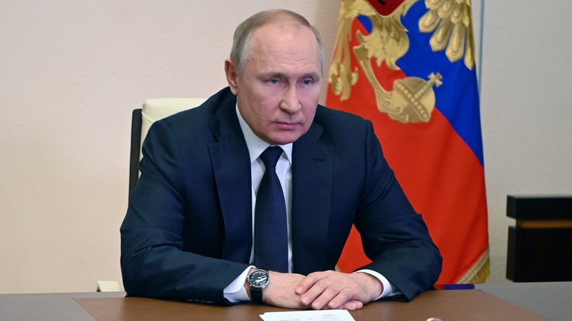 «В ближайшее время»: Путин анонсировал увеличение МРОТ, прожиточного минимума, пенсий и социальных выплат в России