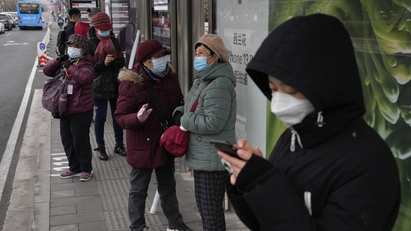 Власти Китая впервые с января 2021 года зафиксировали в стране две смерти от COVID-19