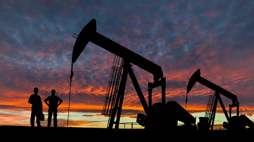 Новак допустил рост цен до $300 за баррель при отказе Запада от нефти из России