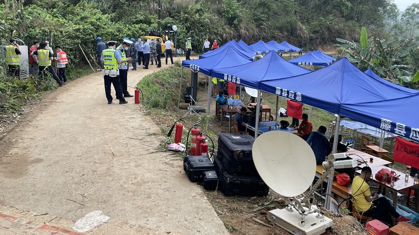 На месте крушения Boeing 737 на юге Китая найден один из чёрных ящиков