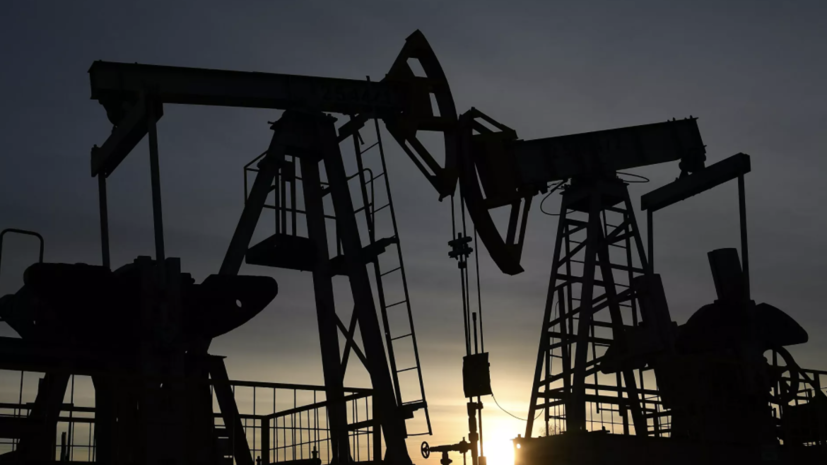 Вице-премьер Новак призвал активнее переходить на торговлю нефтью в нацвалютах