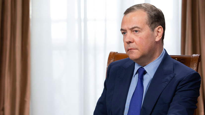«Есть прямая логика»: Медведев назвал очевидным решение России перевести оплату за газ для стран Запада в рубли