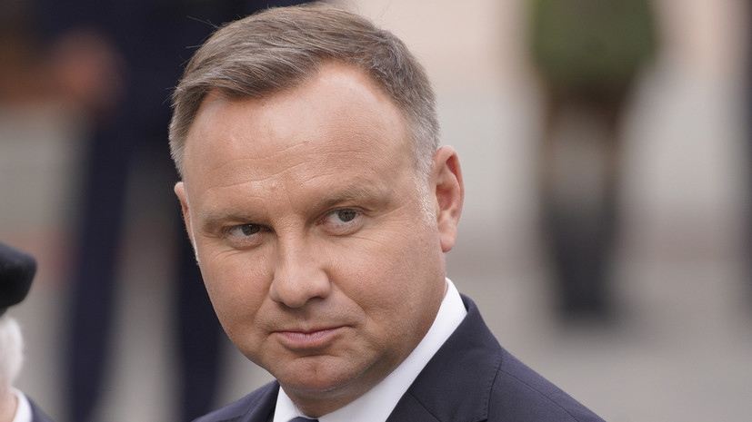 Самолёт президента Польши совершил экстренную посадку в Варшаве